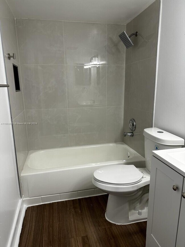 Foto del edificio - 4409 Treehouse Ln