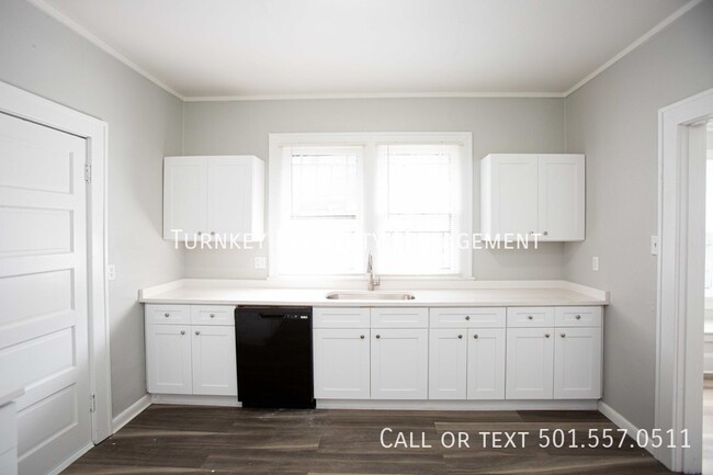 Building Photo - Move-In Special: 1/2 off of First Month's ...