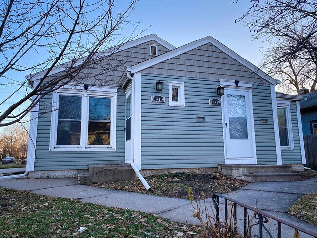 Foto del edificio - 1919 E 38th St