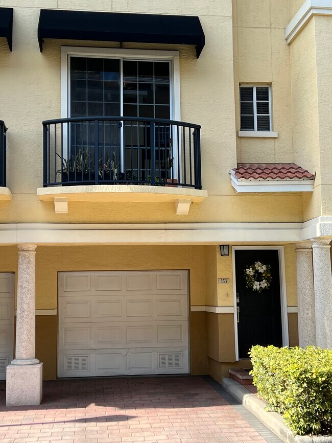 Building Photo - 153 Grand Beach Pl