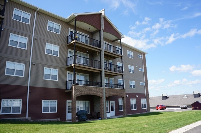 Building Photo - 75 Valcour Dr