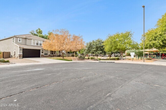 Foto del edificio - 2537 E Ivanhoe Ct