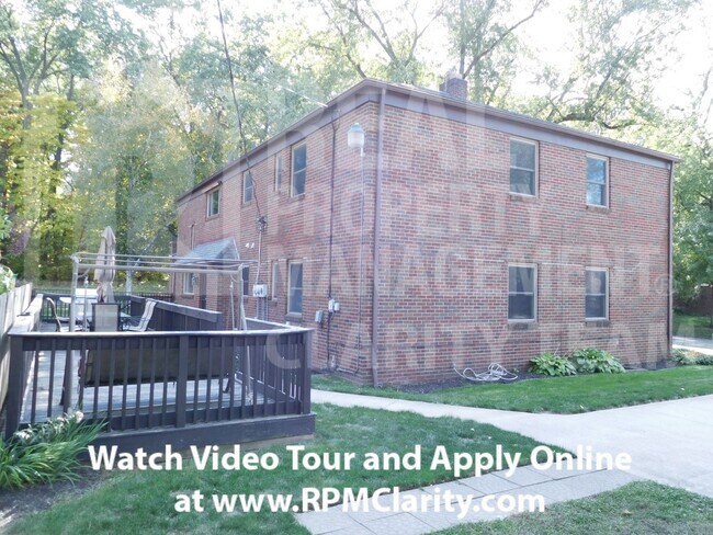 Foto del edificio - 2458 Kenwood Blvd
