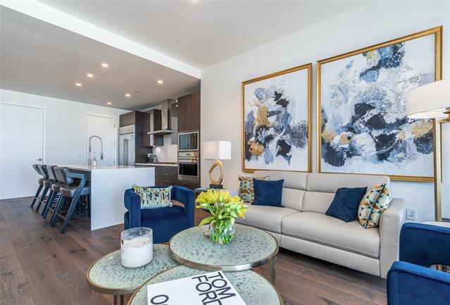 Foto del edificio - 7901 Windrose Ave.