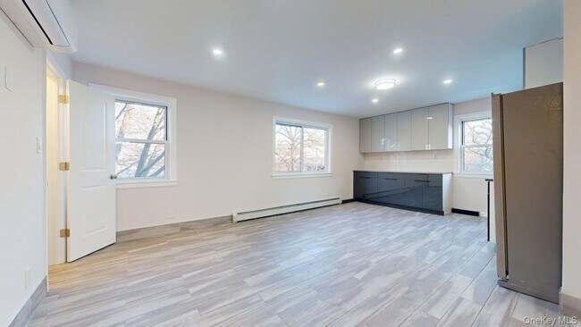 Building Photo - 24-40 86th Street Unit 2F