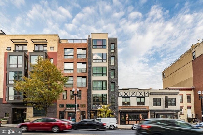 Foto del edificio - 3817 Georgia Ave NW
