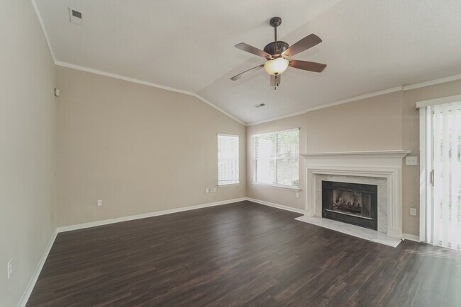 Foto del edificio - 5206 Haybridge Rd