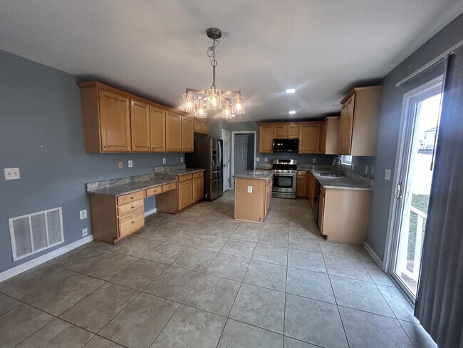 Building Photo - 6 Mintwood Dr