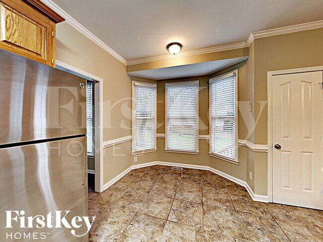 Building Photo - 9000 Mapledale Ct