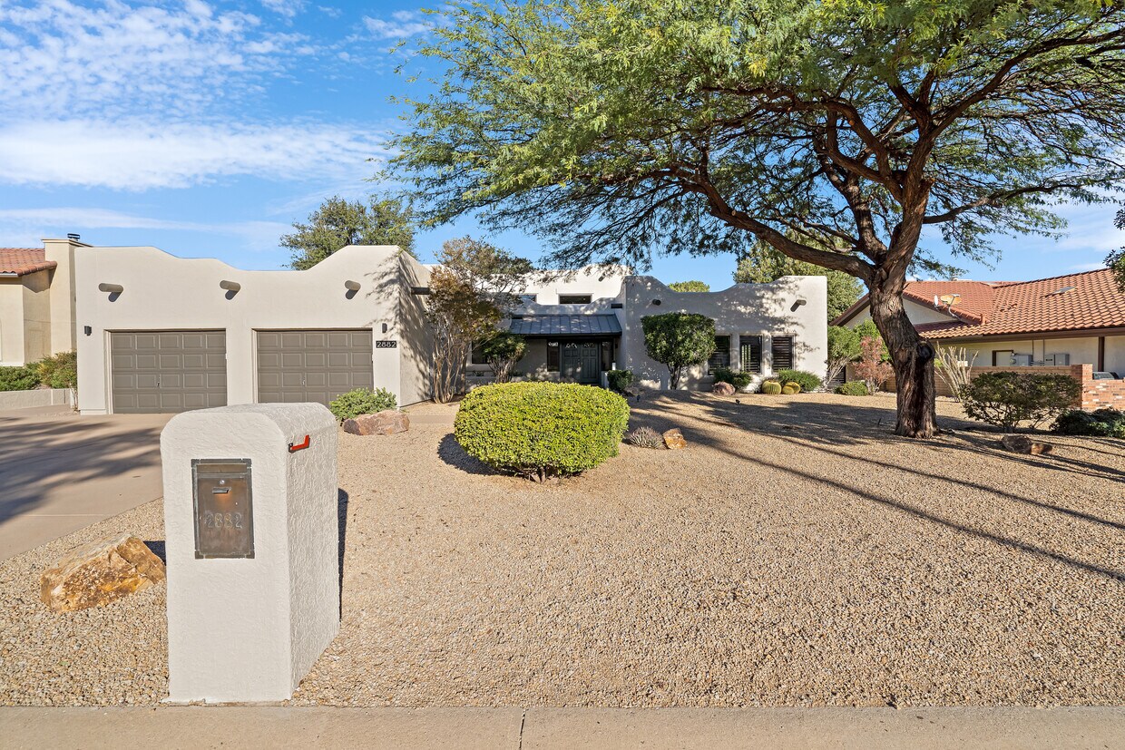 Primary Photo - 2882 S Palmer Dr