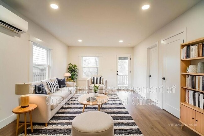 Building Photo - 814 NE 67th Ave