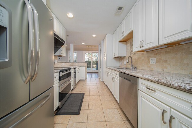 Foto del edificio - 4134 Childress St