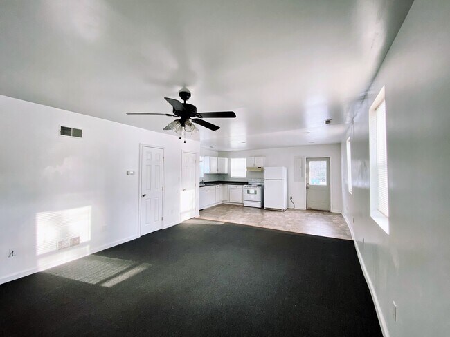 Dining/Kitchen - 68 Brown St