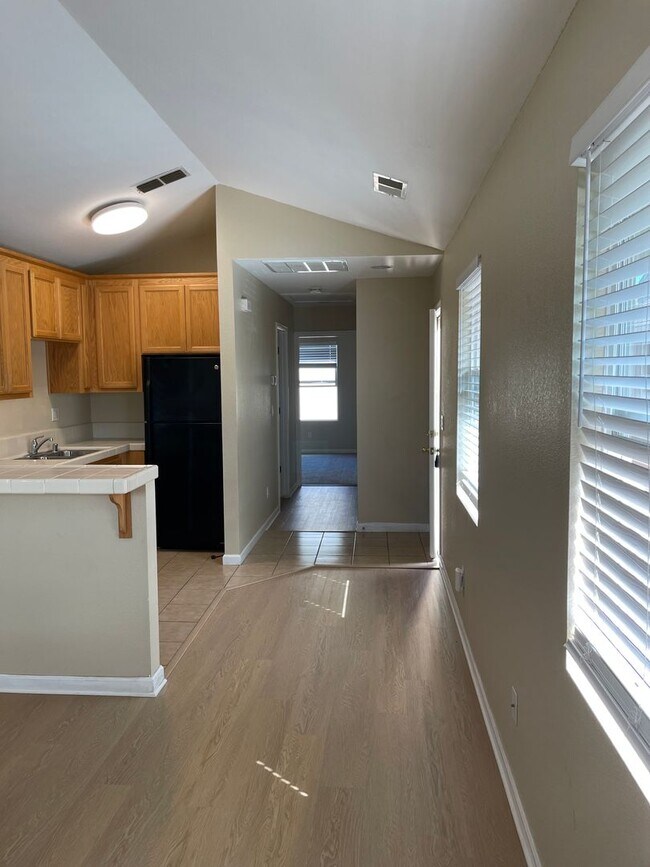 Foto del edificio - Adorable 1 bedroom 1 bath, full kitlchen, ...