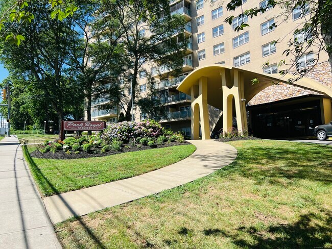 Foto del edificio - 2600 Park Ave