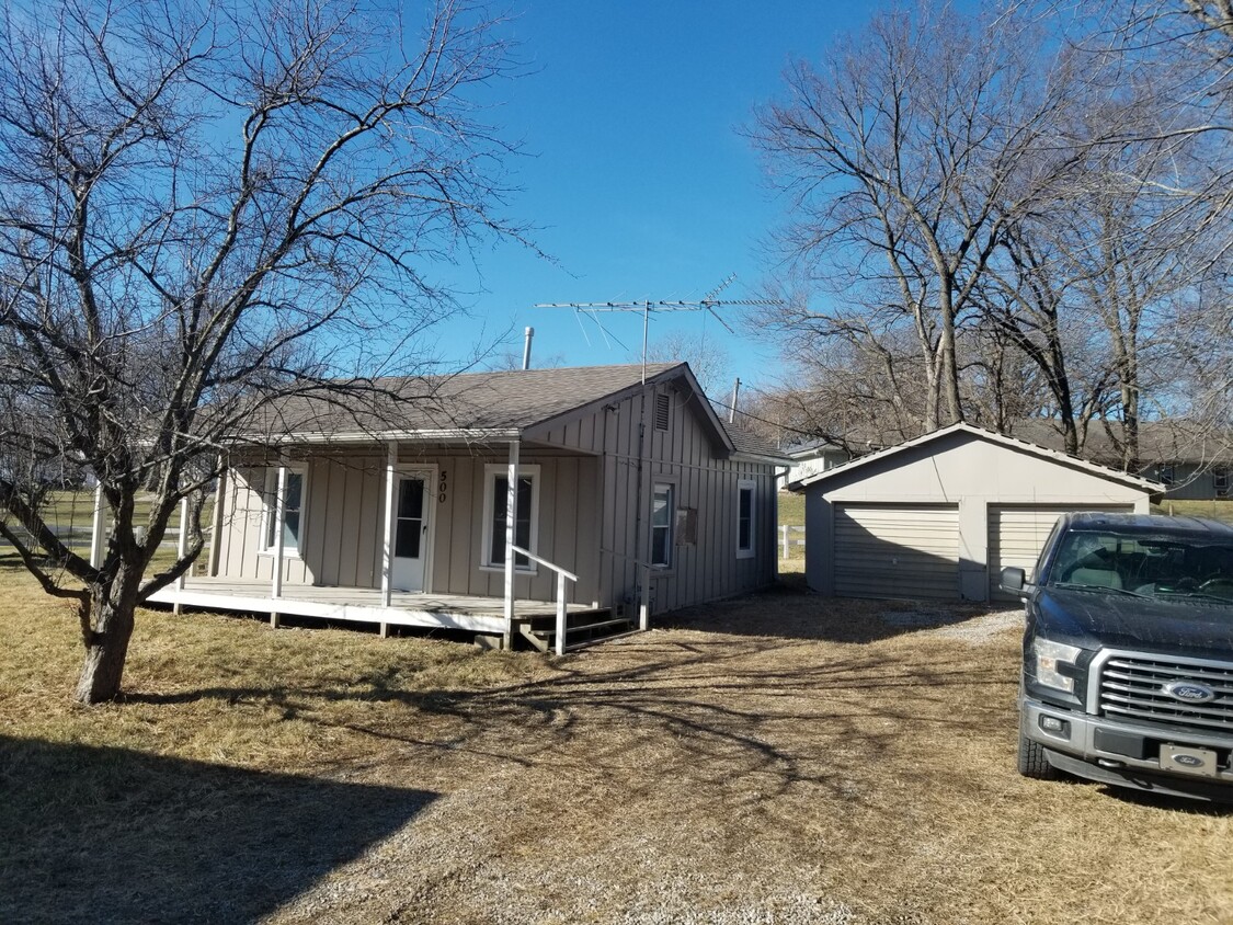 500 Vine St, Stilwell, KS 66085 House Rental in Stilwell, KS
