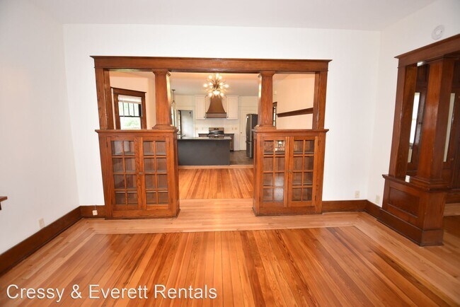 Building Photo - 5 br, 2 bath House - 210 Chapin St