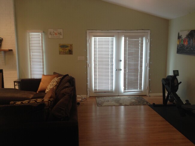 Building Photo - 300 Spanish Moss Trail