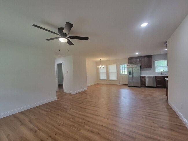Building Photo - 1275 Lake Dow Rd