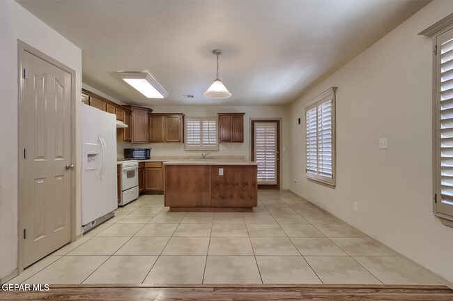 Building Photo - 14284 Tierra Yamila Ln