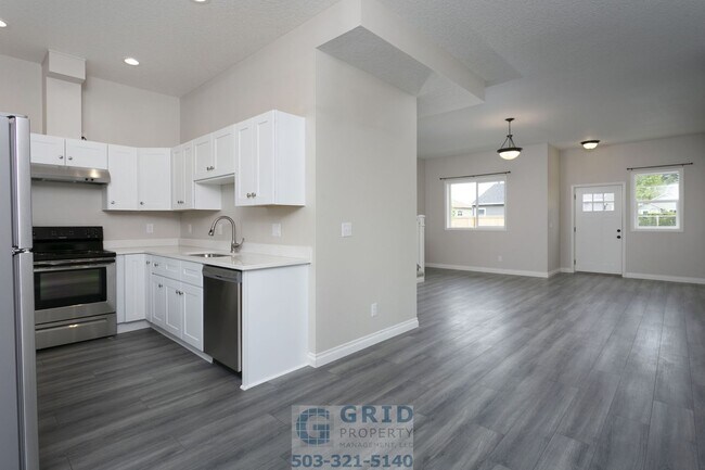 Building Photo - GPM676 - SE Holgate Blvd (T2)
