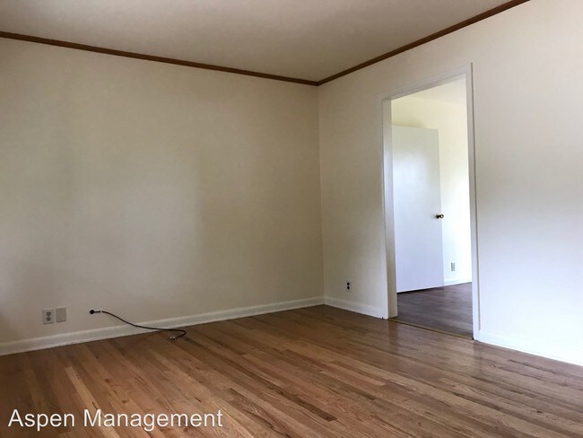 Building Photo - 3 br, 2 bath House - 620 Yale Rd.