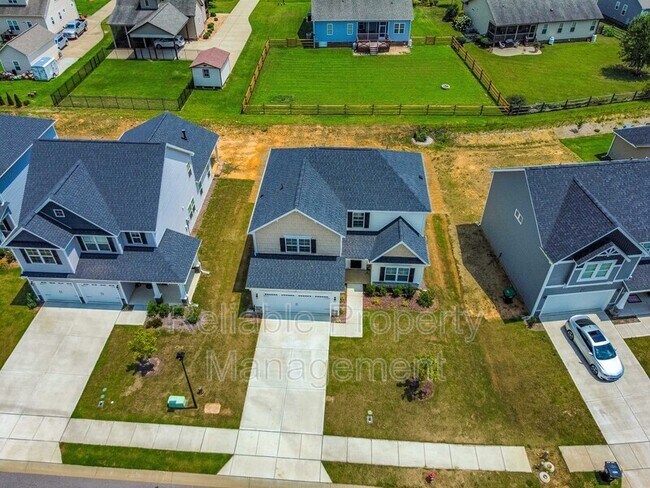Foto del edificio - 166 Hanover Ct