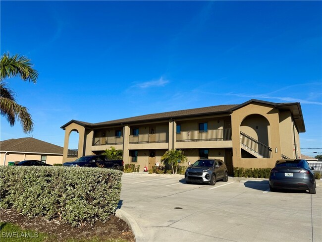 Building Photo - 4035 SW 8th Pl
