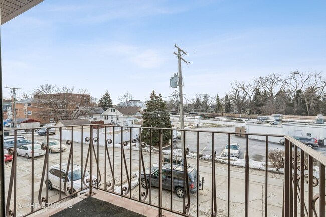 Balcony - 1243 Brown St