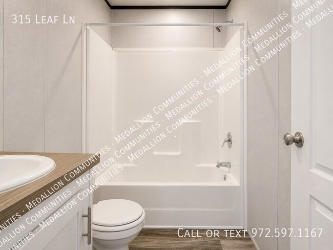 Foto del edificio - 315 Leaf Ln