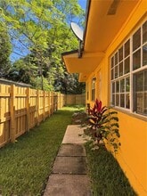 Building Photo - 522 NW 13th Ave