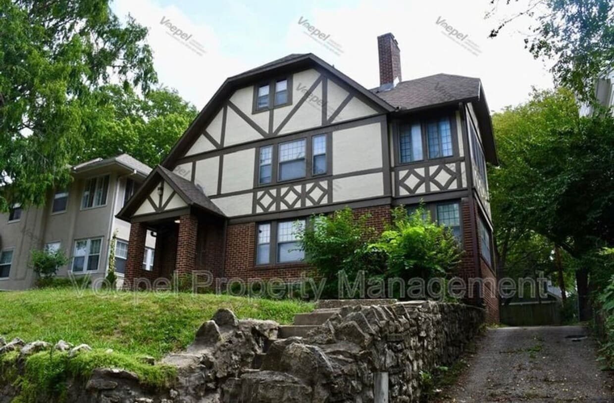 Primary Photo - 5341 Holmes St