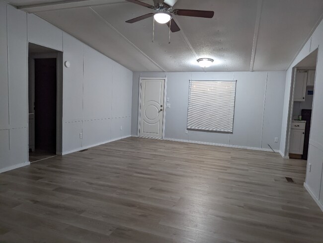 Foto del edificio - 4401 Keowee Rd
