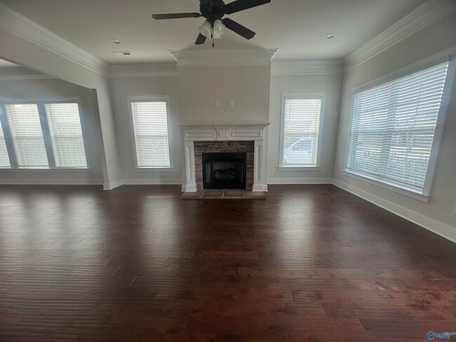 Building Photo - 117 Innocent Trl