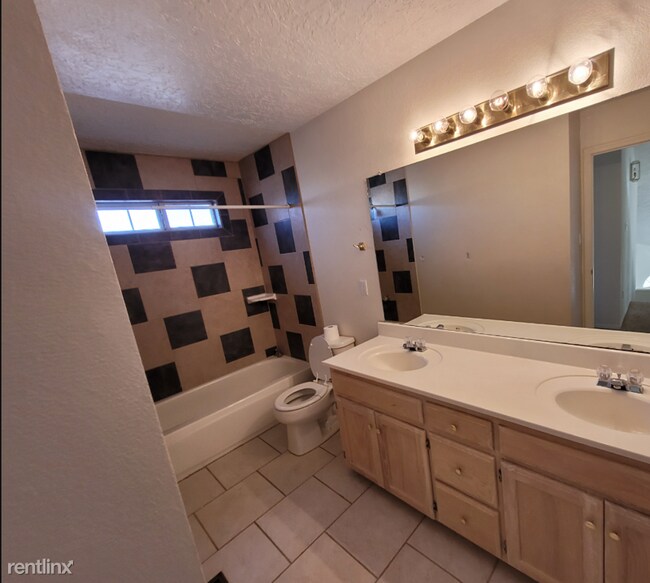Foto del edificio - 3 br, 2 bath House - 1270 Snowflake Court ...