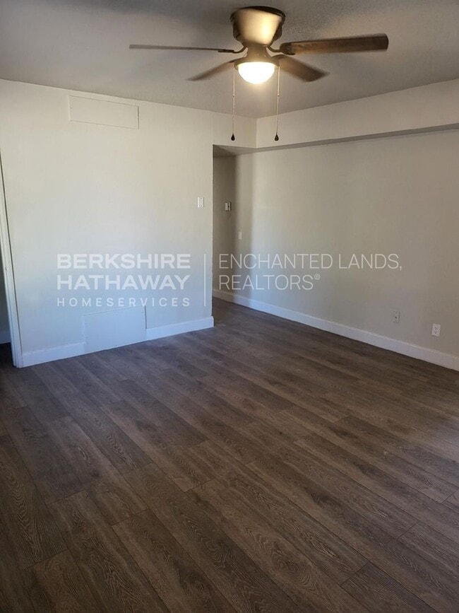 Foto del edificio - 1509 W Hank Ave