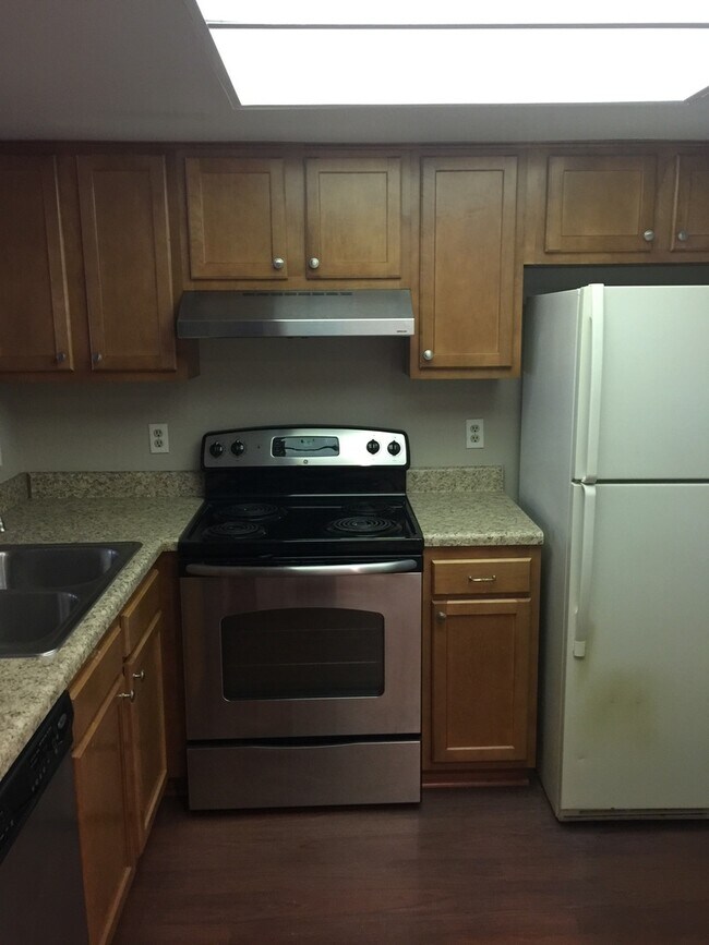 Foto del edificio - Holly Tree Condominiums