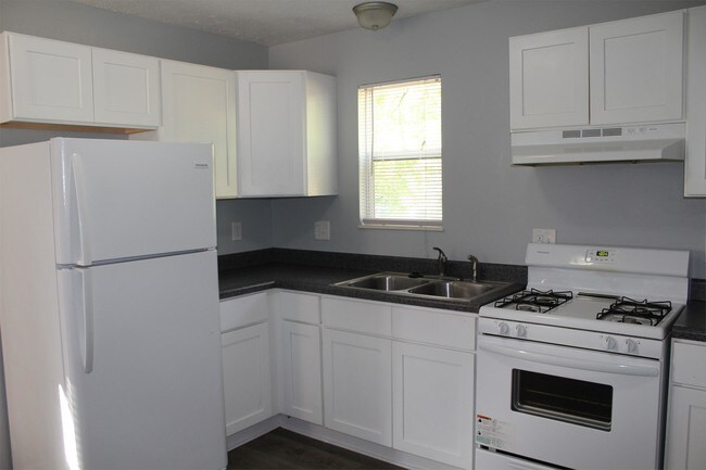 Building Photo - 403 S Monroe Ave