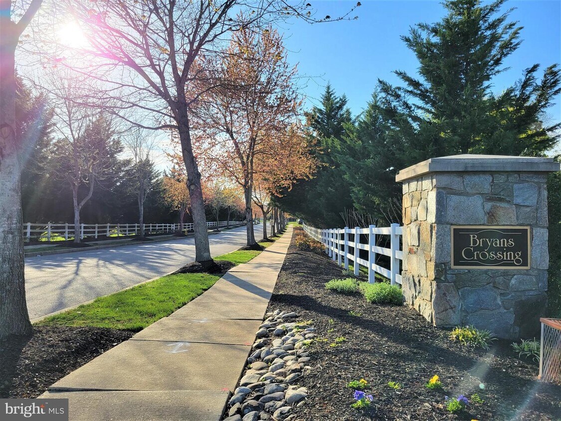 Foto principal - 2623 Basingstoke Ln