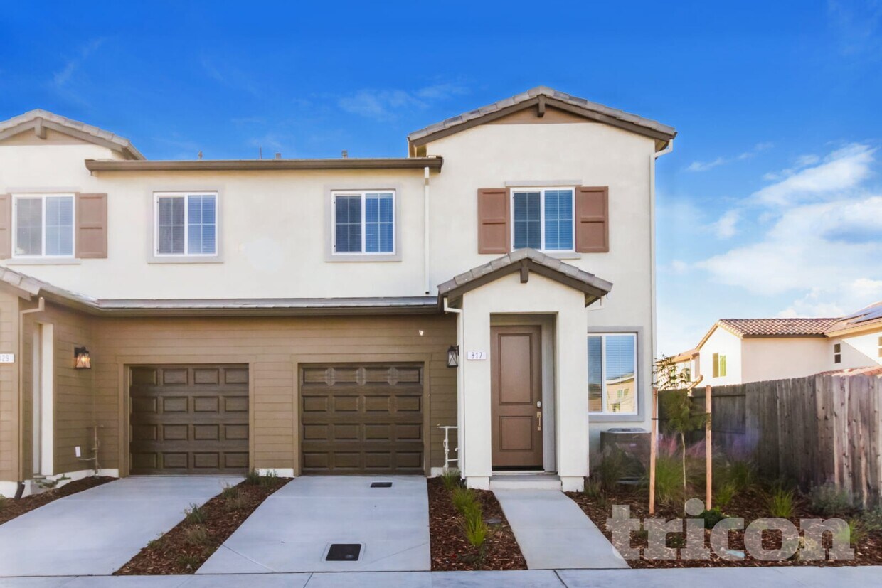 Foto principal - 817 Chisel Ville Ln