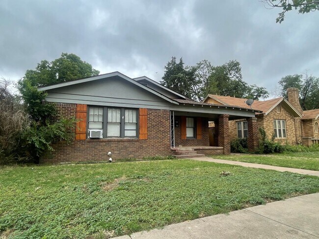 Building Photo - 2305 17th St