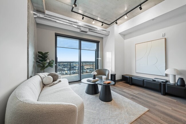 Building Photo - Damask