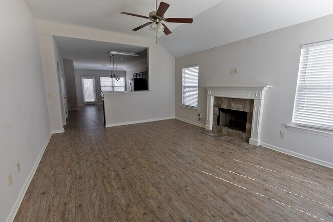 Building Photo - 570 Old Mill Way