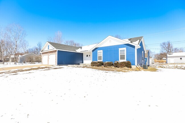 Building Photo - 1000 Oakwood Street, Harrisonville, MO, 64701