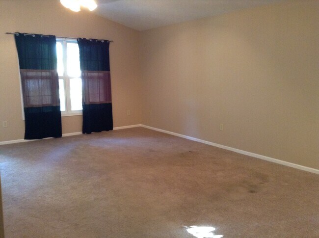 Foto del edificio - 515 W 3rd St