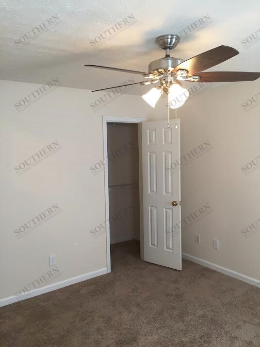 Building Photo - 3921 Banyan Ct