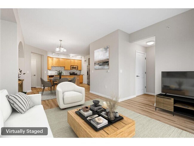 Building Photo - 500 500 E Grant St