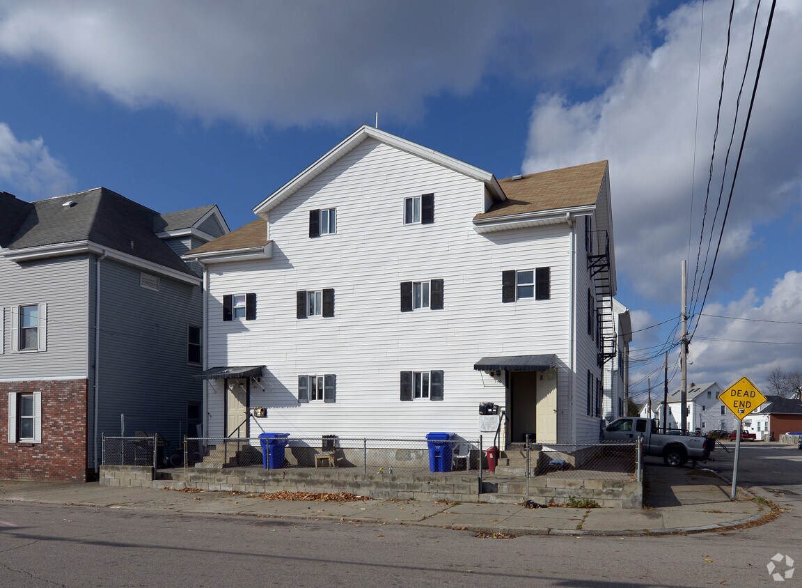 Primary Photo - 136-140 Park St