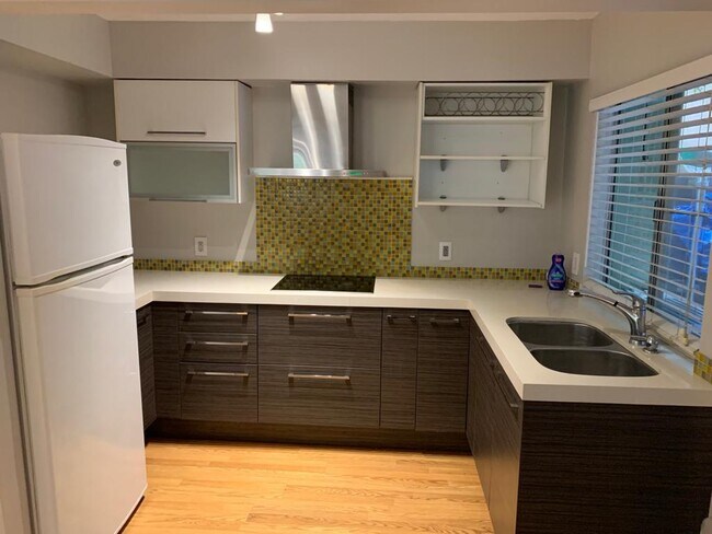 Building Photo - 7974 Mission Center Ct