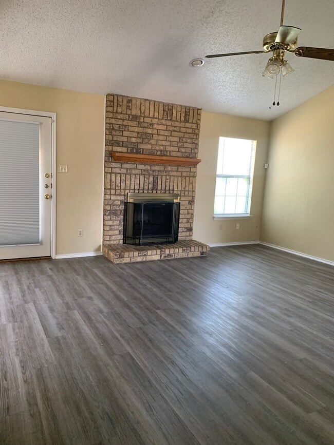 Building Photo - 307 Eichelberger Dr
